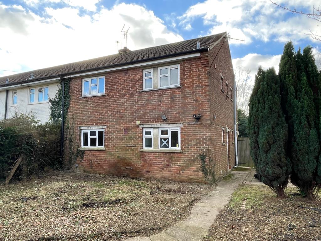 Lot: 55 - GROUND FLOOR FLAT FOR REFURBISHMENT - Front view of Ground Floor Flat for refurbishment